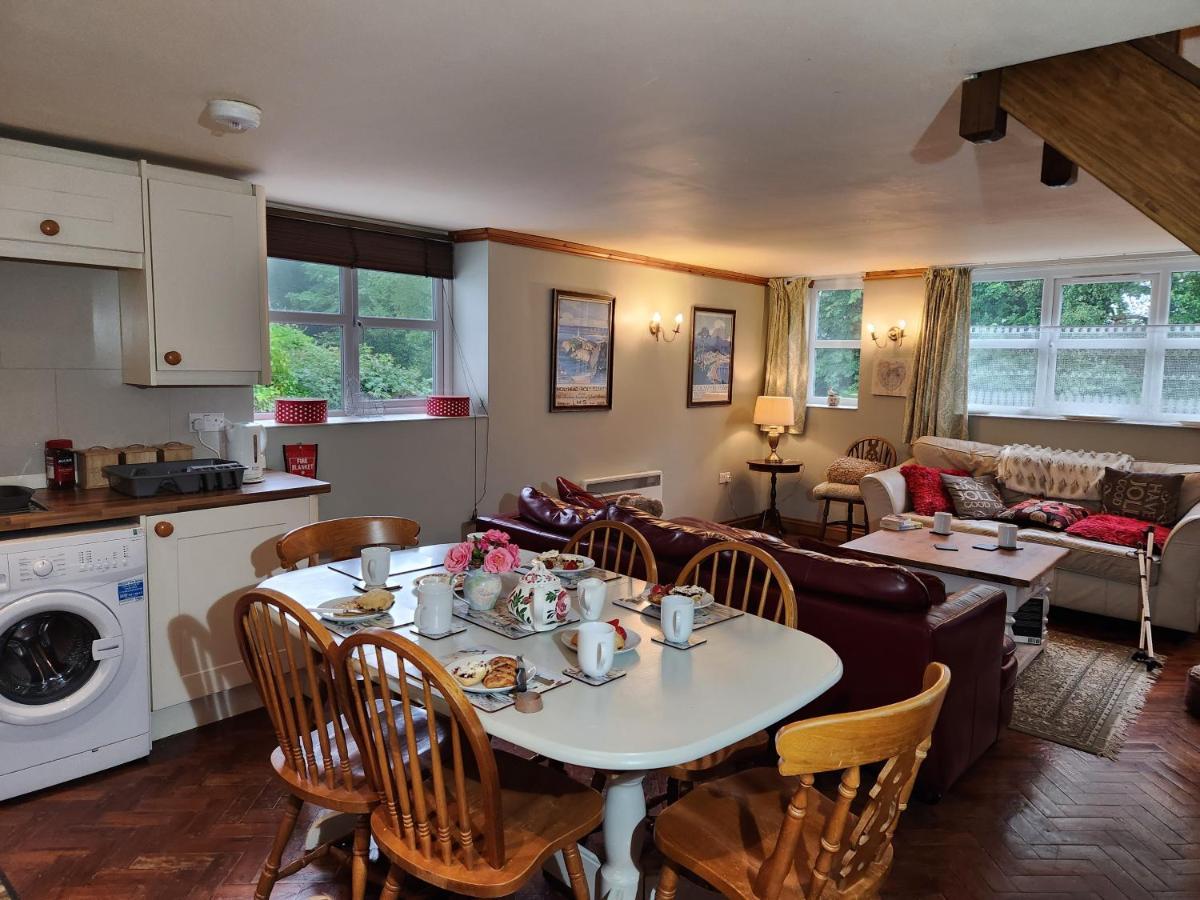 The Old School Caeathro, Snowdon, Eryri And Yr Wydffa Cottages Caernarfon Extérieur photo